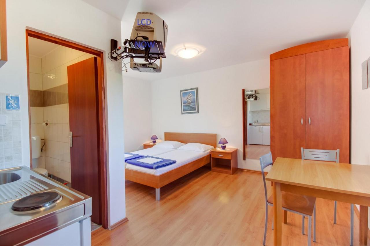 Apartments Rosa Mali Lošinj Exterior foto